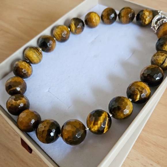 GORGEOUS Faceted Tigers Eye Necklace - Picture 4 of 8